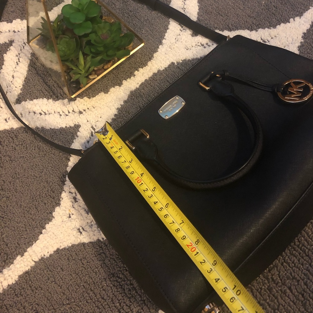 Michael Kors Black leather purse - Picture 7 of 8